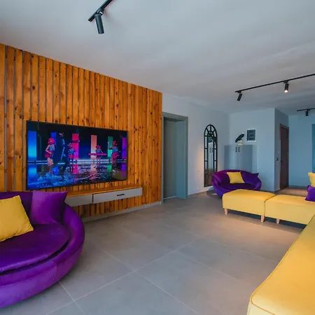 Baanvillas Villa *